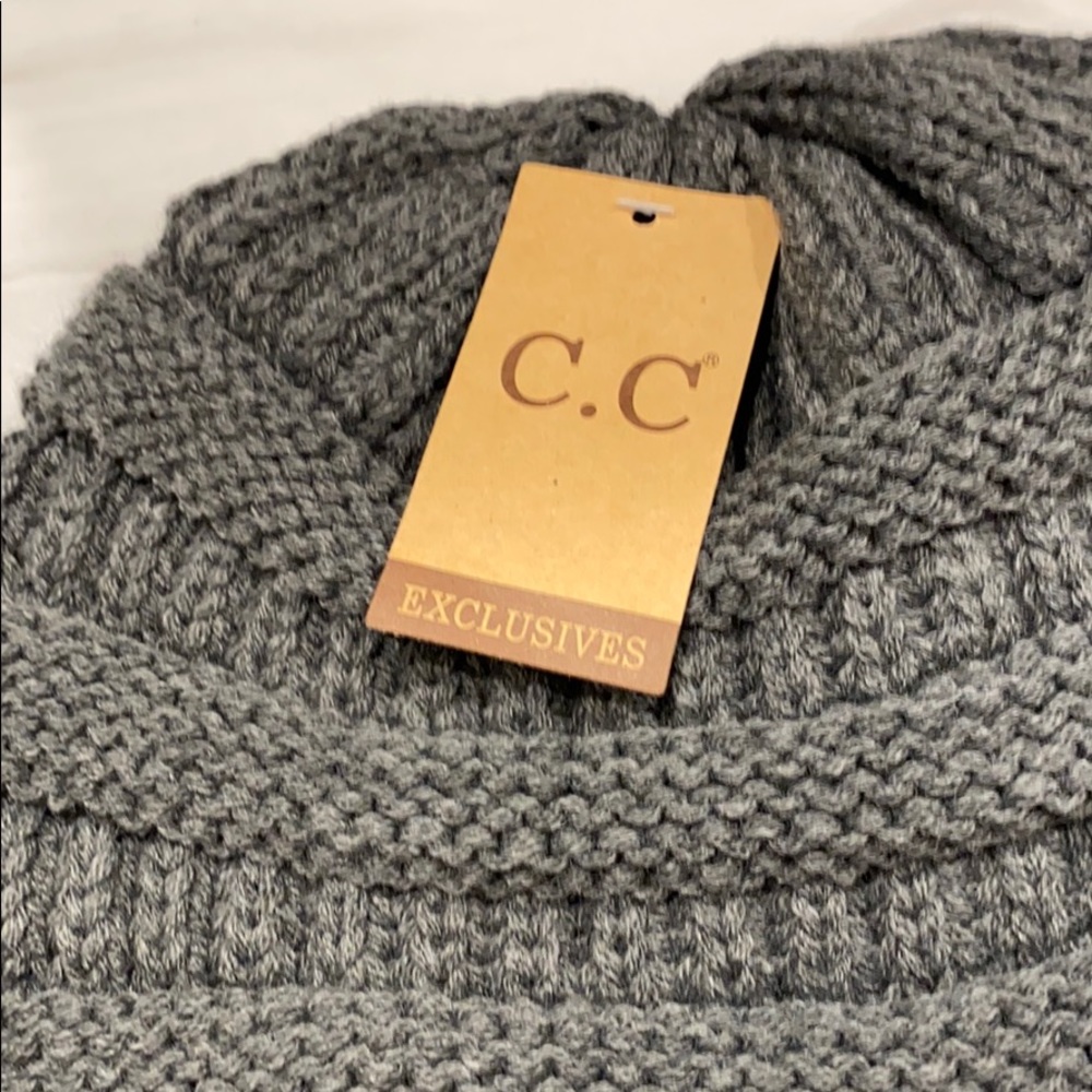 C.C beanie - Picture 3 of 4
